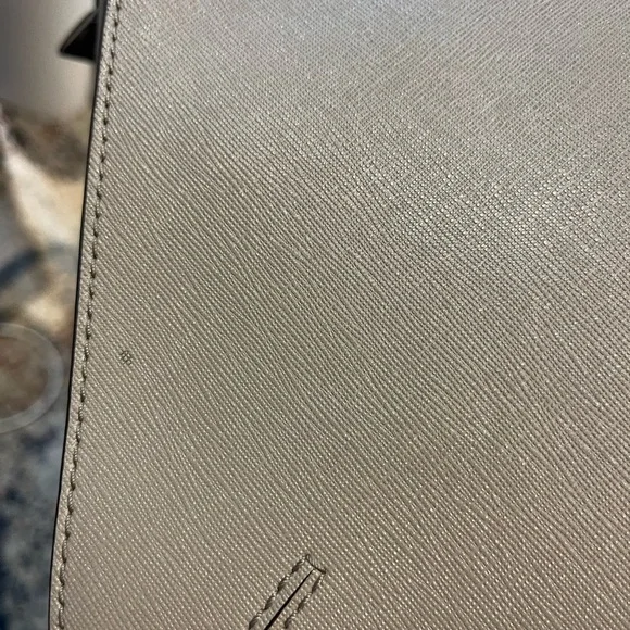 Tory Burch Robinson Small Zip Leather Tote - Picture 17 of 17